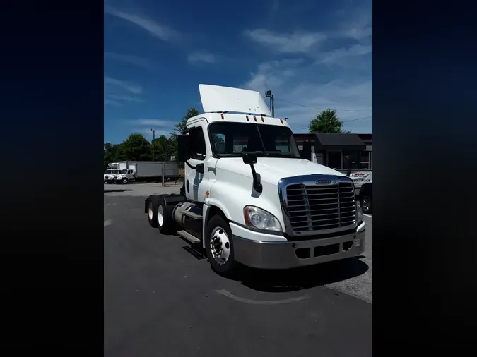 2017 FREIGHTLINER/MERCEDES CASCADIA 125