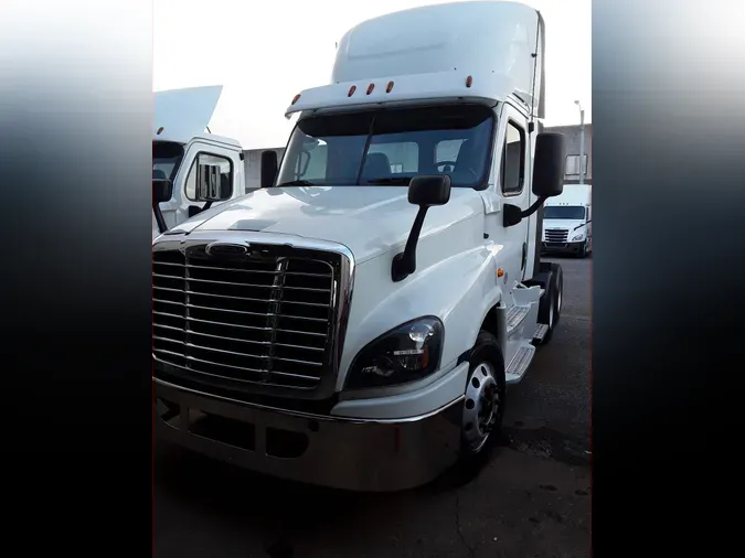 2018 FREIGHTLINER/MERCEDES CASCADIA 1255e71a2f4f30863e8d445b01ec880b54a