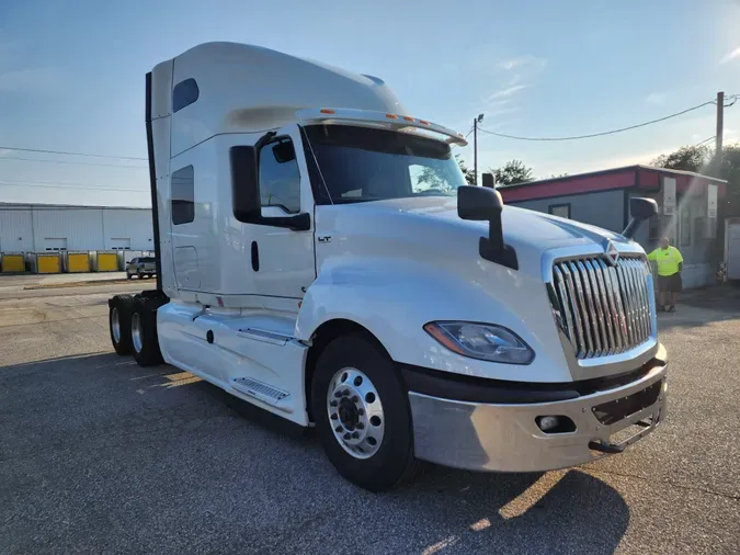 2019 NAVISTAR INTERNATIONAL LT625 SLPR CAB