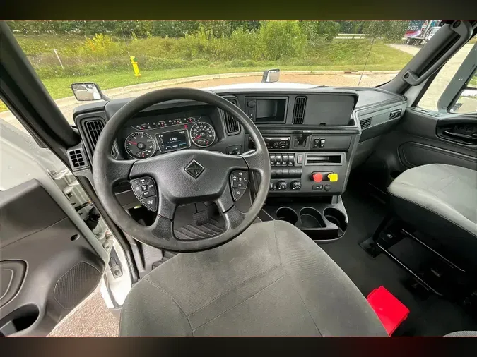2019 INT LT625 6x4