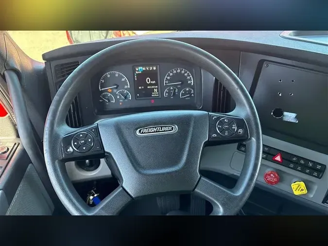 2022 FREIGHTLINER CA126