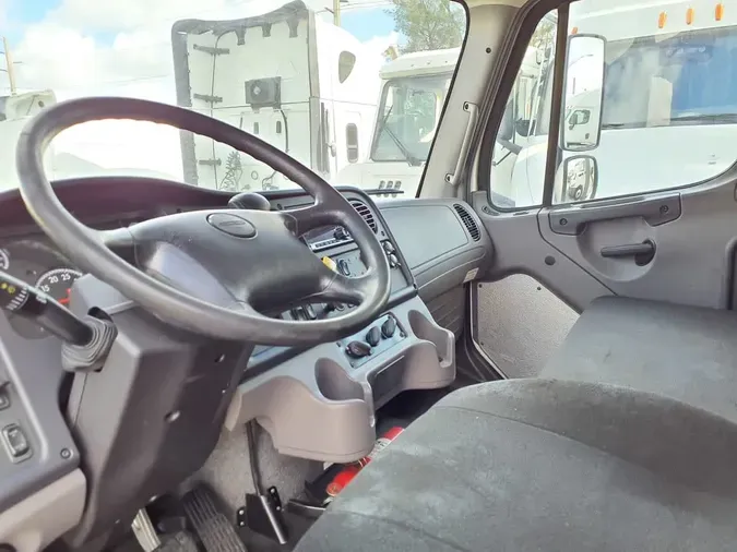 2019 FREIGHTLINER/MERCEDES M2 106