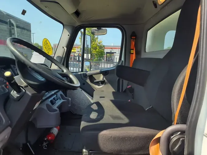 2019 FREIGHTLINER/MERCEDES M2 106