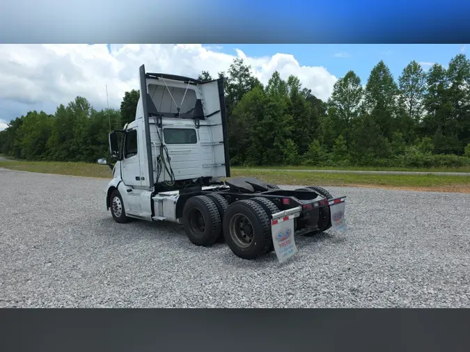 2018 Volvo VNL300