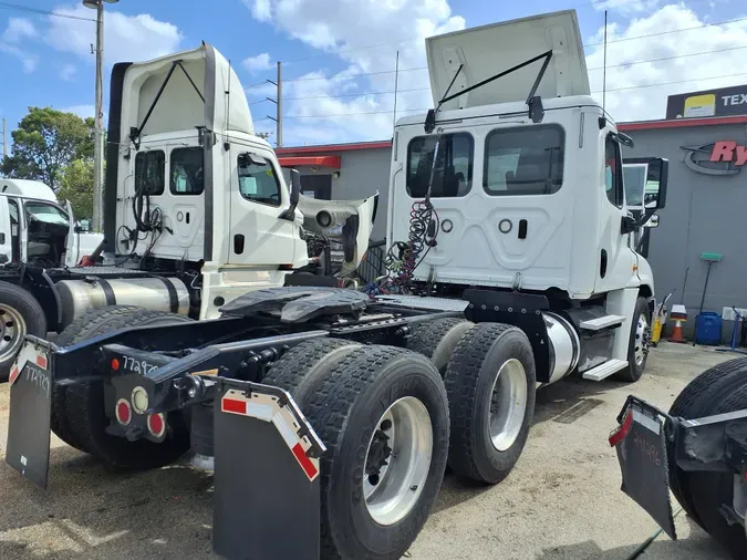 2018 FREIGHTLINER/MERCEDES CASCADIA 125