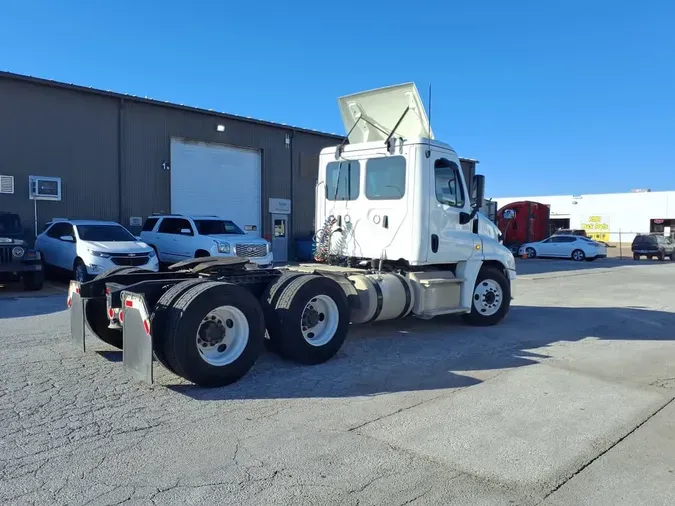 2019 FREIGHTLINER/MERCEDES CASCADIA 125