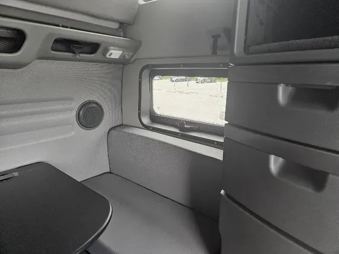 2025 VOLVO VNL64T8605e80dea8f784806e3ab4c33a9e335202