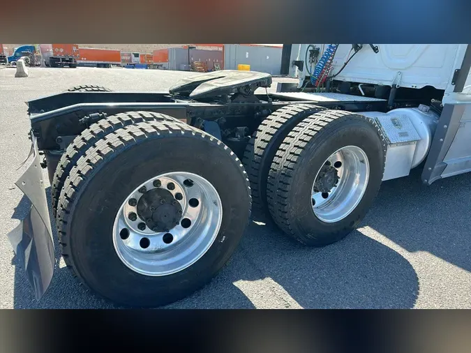 2019 Freightliner Cascadia 126