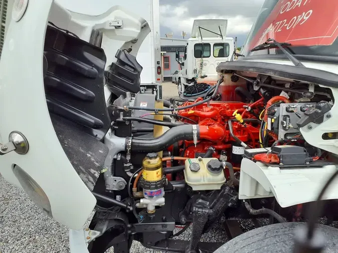 2019 FREIGHTLINER M2 106