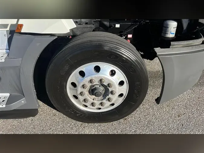 2021 FREIGHTLINER CA126