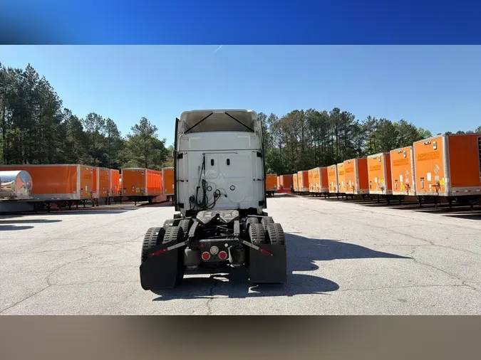 2021 Freightliner Cascadia 126