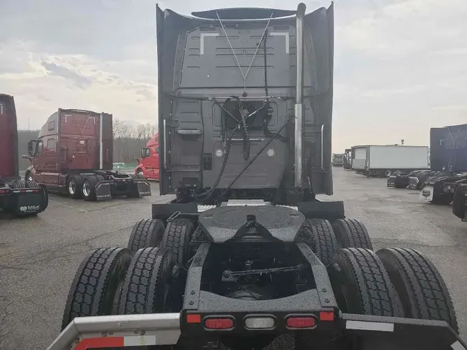 2019 VOLVO VNL64T860