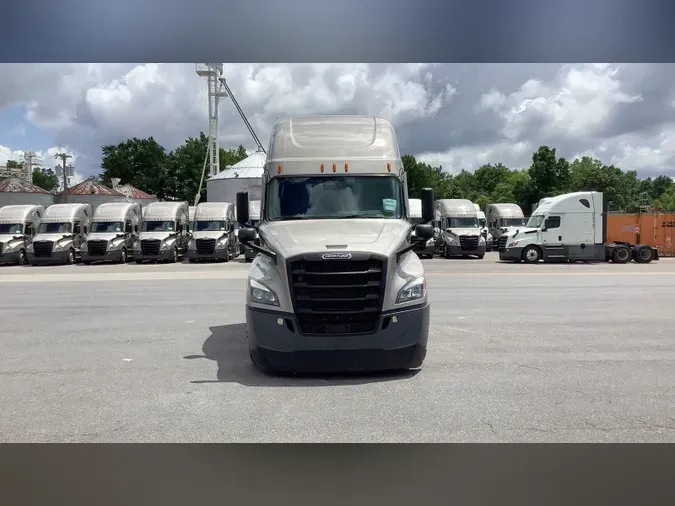 2023 Freightliner Cascadia 126