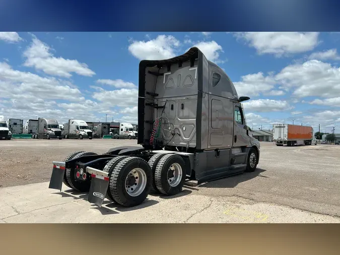 2025 Freightliner Cascadia 126