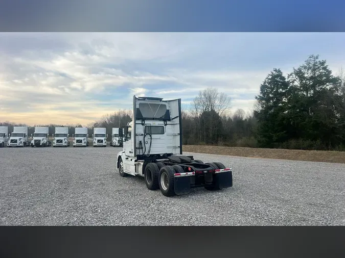 2018 Volvo VNL300