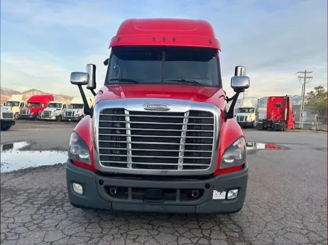 2019 FREIGHTLINER/MERCEDES CASCADIA 125