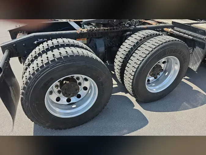 2019 Freightliner Cascadia 126