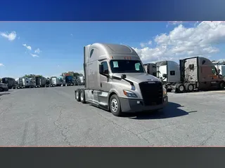 2020 Freightliner Cascadia 126