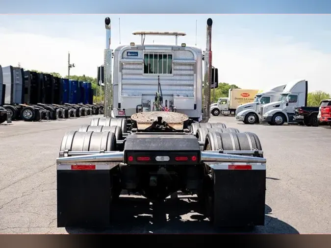 2022 PETERBILT 567