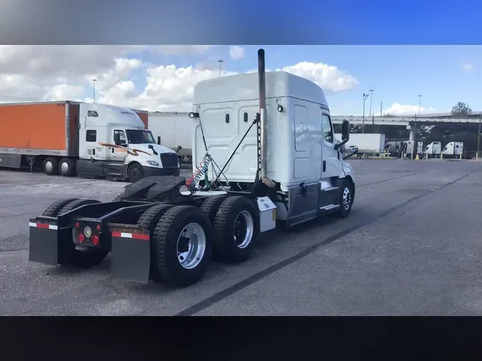 2020 Freightliner Cascadia 1265ea8084fe4697f178c3163bcf0e67fde