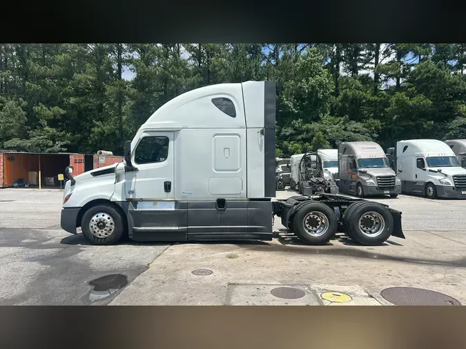 2022 Freightliner Cascadia 126