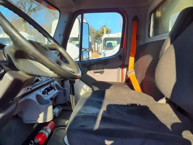 2019 FREIGHTLINER/MERCEDES M2 106