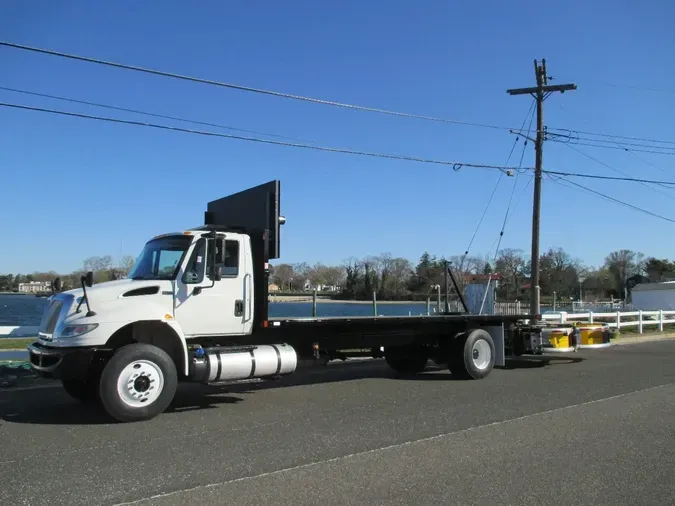 2016 INTERNATIONAL 4300