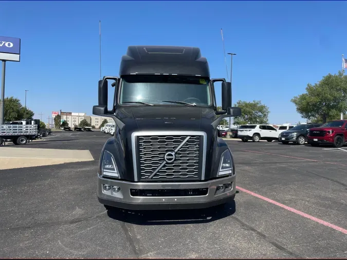 2025 VOLVO VNL64T860