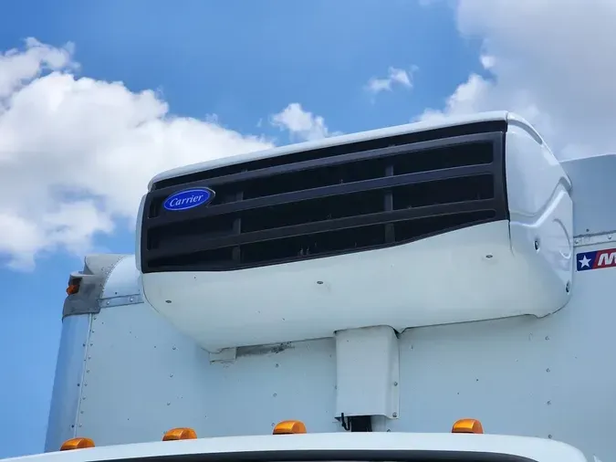 2018 FREIGHTLINER M2 106