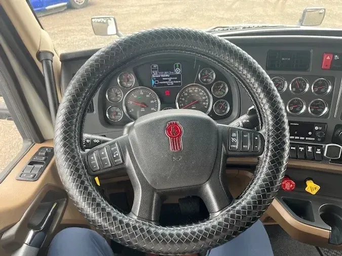2022 Kenworth T680