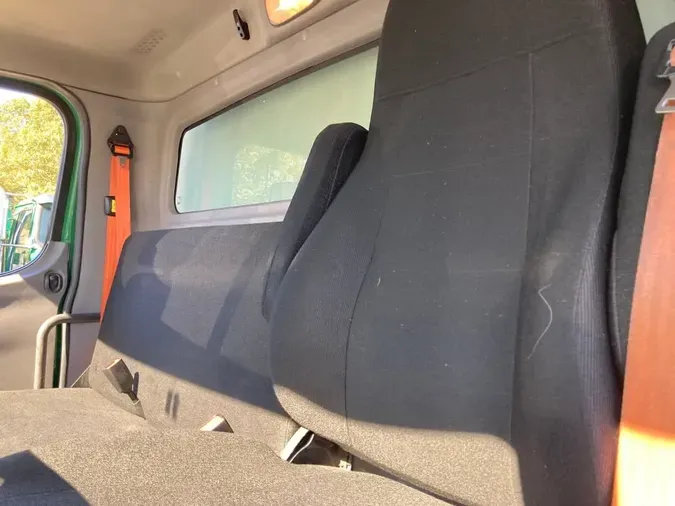 2019 FREIGHTLINER/MERCEDES M2 106