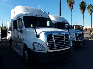 2016 Freightliner CASCADIA 125