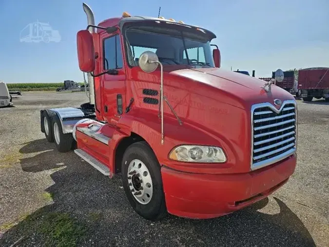 2001 MACK VISION CX613