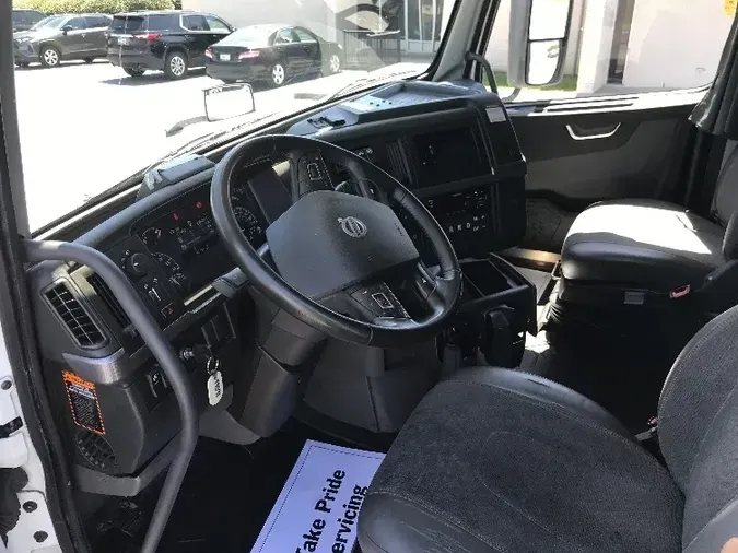 2019 Volvo VNL64670