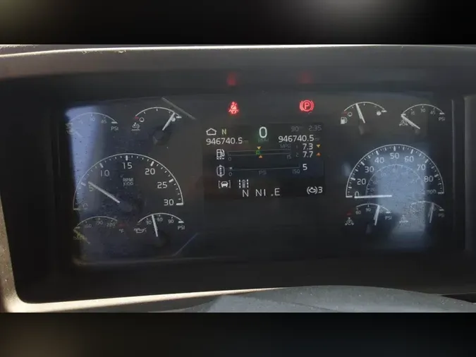 2020 Volvo VNL300