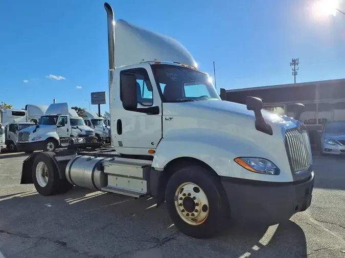 2021 NAVISTAR INTERNATIONAL LT625 DAYCAB S/A