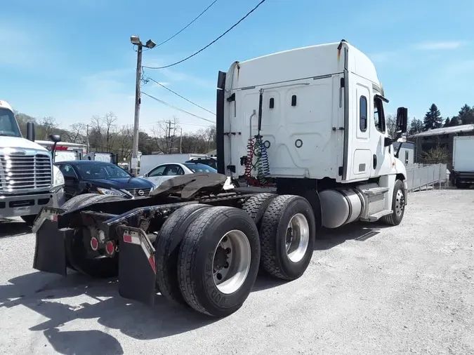 2018 FREIGHTLINER/MERCEDES CASCADIA 125