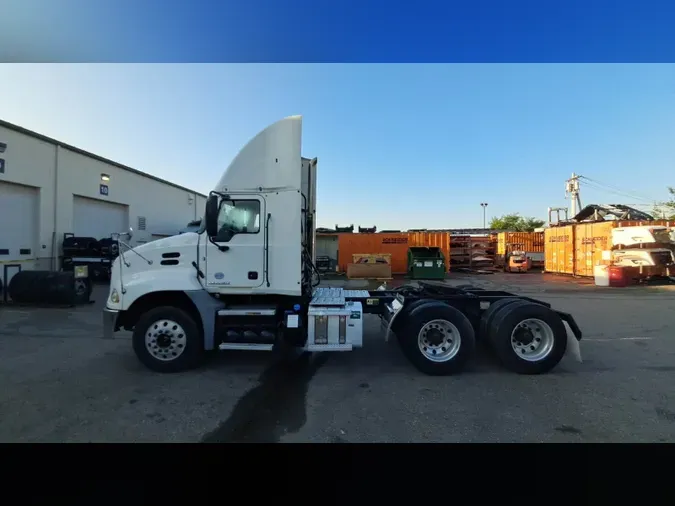 2018 Mack CXU (PINNACLE)5ec8e7920105fbae40789fed6b8e0c1e