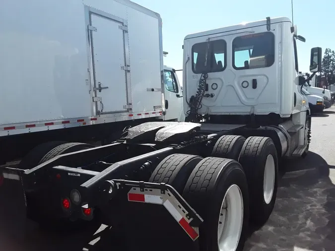2019 FREIGHTLINER CASCADIA 125