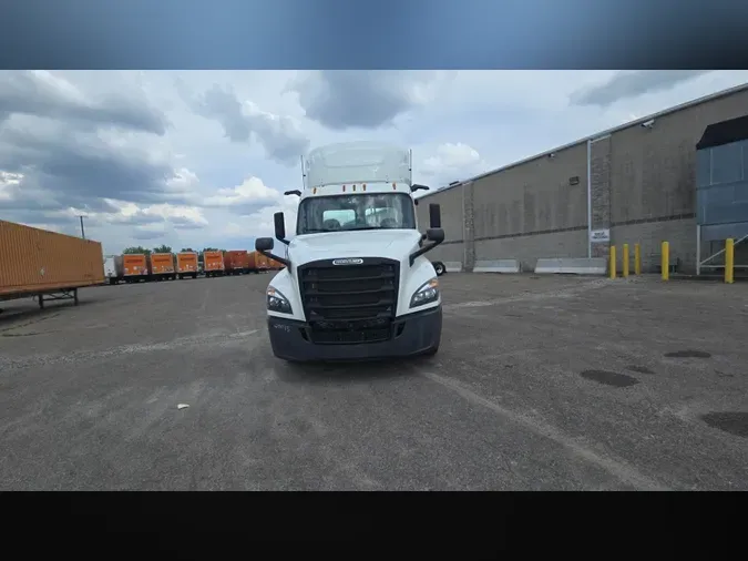2020 Freightliner Cascadia 126