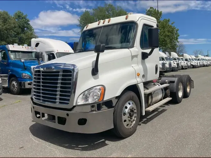 2018 FREIGHTLINER CASCADIA 1255ecd22e44972040087863091b03df423