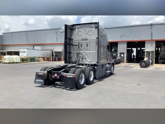 2024 Freightliner Cascadia 126