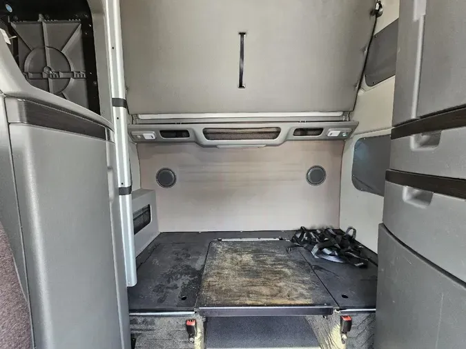2023 VOLVO VNL64T860