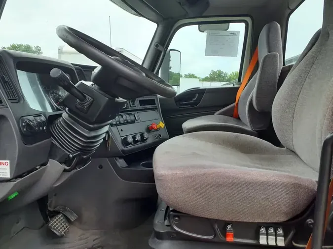 2019 NAVISTAR INTERNATIONAL RH613 DAYCAB S/A