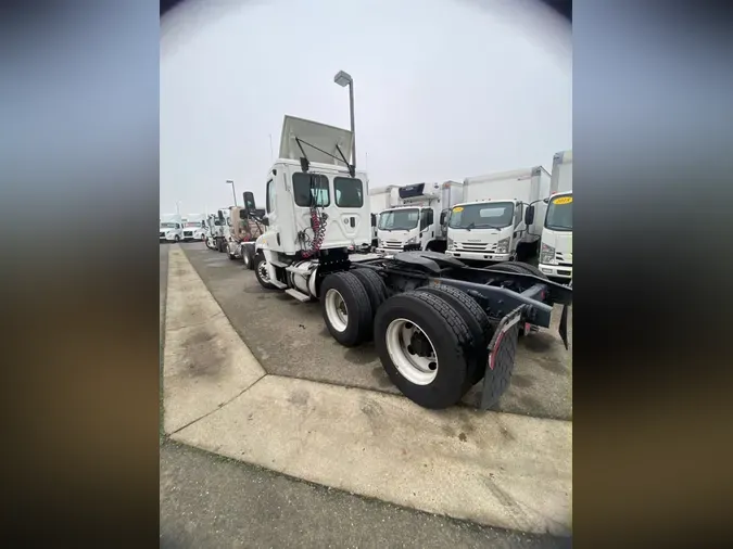 2017 FREIGHTLINER/MERCEDES CASCADIA 125