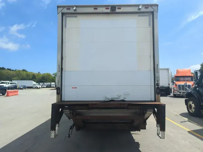 2018 FREIGHTLINER M2 106