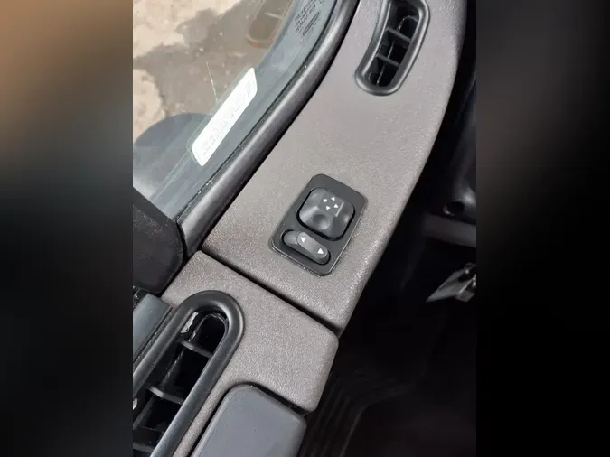 2020 FREIGHTLINER/MERCEDES M2 106