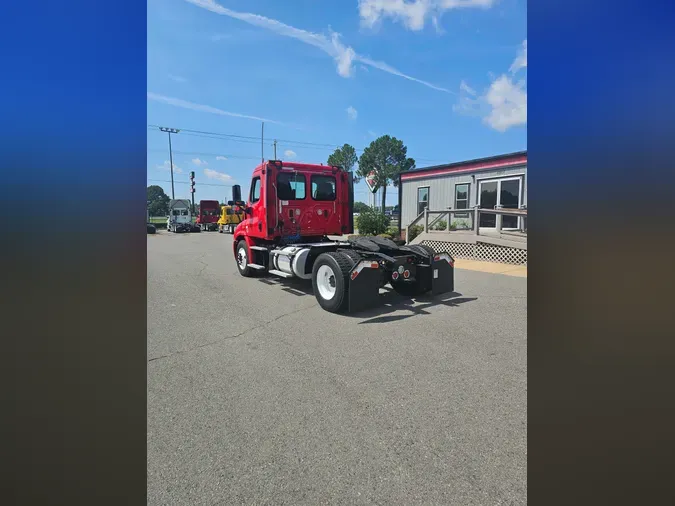 2018 FREIGHTLINER/MERCEDES CASCADIA 113