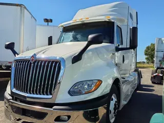 2018 Navistar International LT625 SLPR CAB