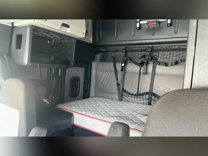 2022 Freightliner Cascadia 126